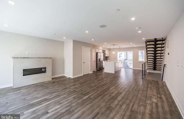 1442 N HOPE Street photos photos