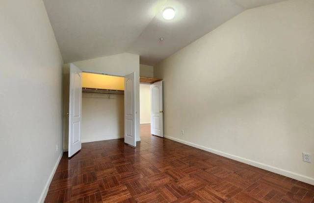 364 Huntington Avenue Gallery 4