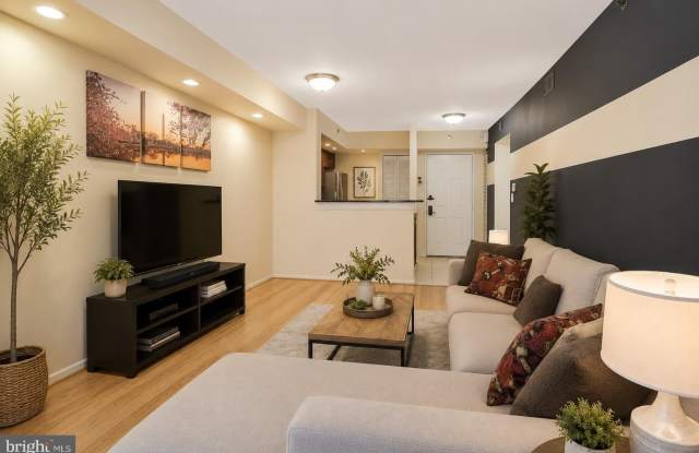 1001 N VERMONT Street photos photos