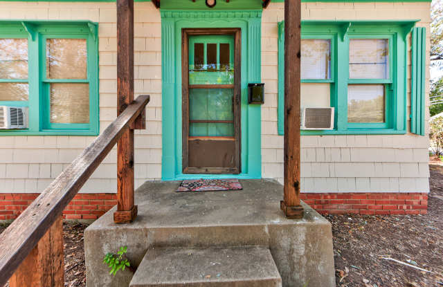 1132 West Eufaula Street Gallery 3