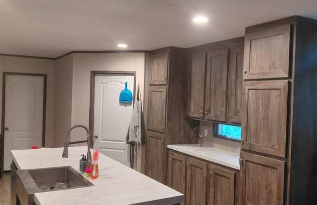 Charming 3BR House in Livingston Gallery 3