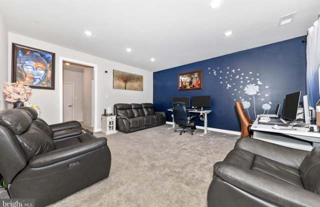 6110 STONECAT CT Gallery 3