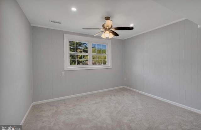 14079 GERALDINE Court Gallery 3