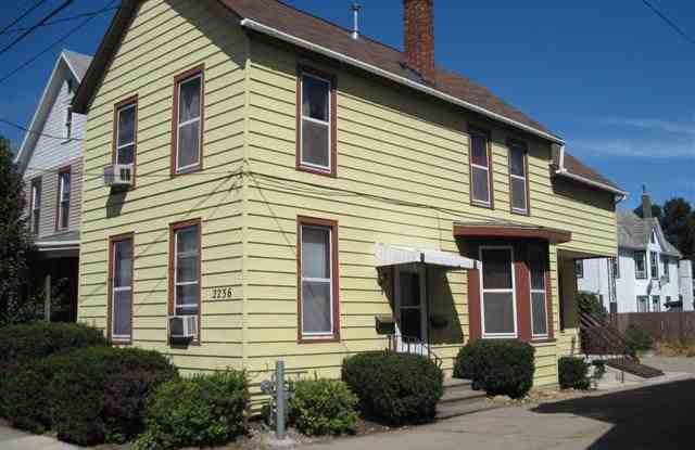 2236 Central Ave - 2236 Central Avenue, Dubuque, IA 52001
