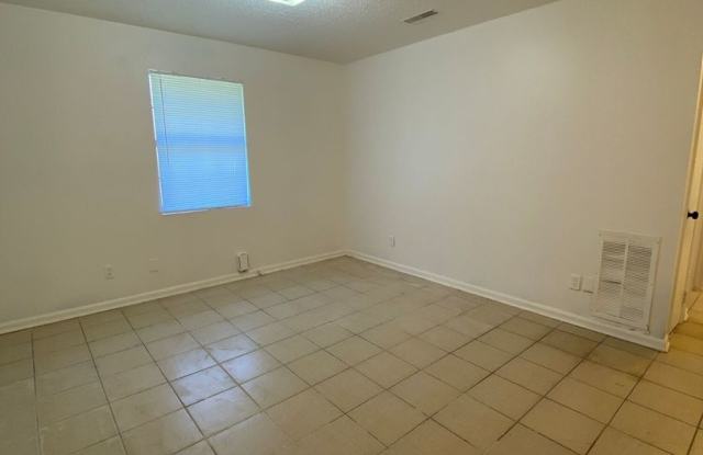 2 Bed | 1 Bath Apartment – One-Level Living! photos photos