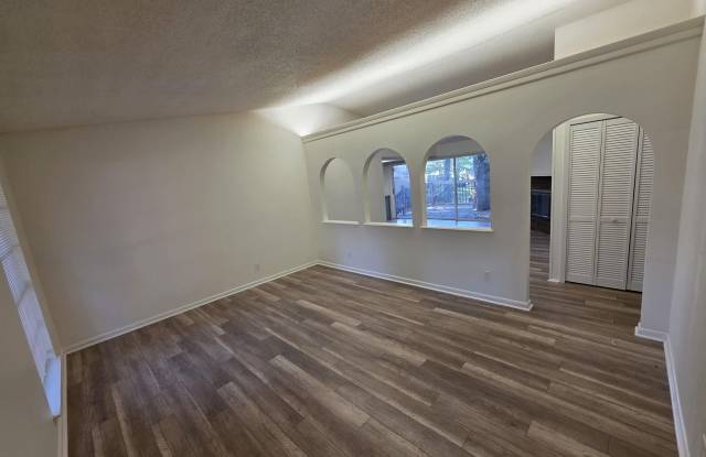 6 Woodmere Place Gallery 3
