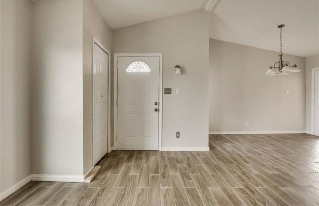 609 Stonehenge Drive Gallery 3