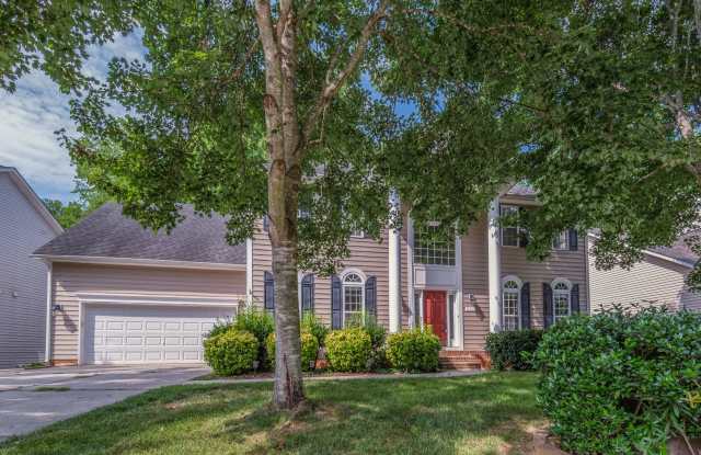 Spacious 4BR/4BA Home with Bonus Room & Flexible 5th Bedroom Option Gallery 1