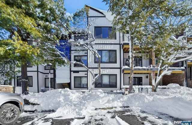 1491 John Street 10 photos photos