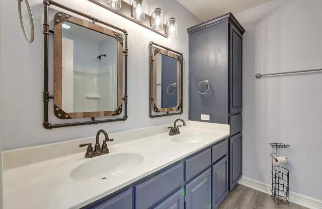 7810 Duchess - 4/bed 2.5/bath $2395/month Gallery 1