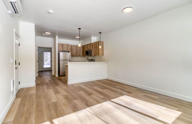 Luxury Apartment in La Pine! Gallery 4