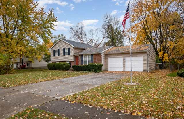 Inviting home with private fenced yard for pets photos photos