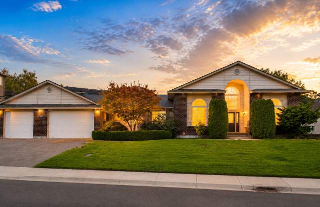 Move in ready 1 level home with an ENORMOUS garage! photos photos Move in ready 1 level home with an ENORMOUS garage! photos photos
