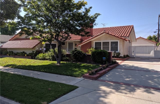 2701 Oak Knoll Drive - 2701 Oak Knoll Drive, Rossmoor, CA 90720