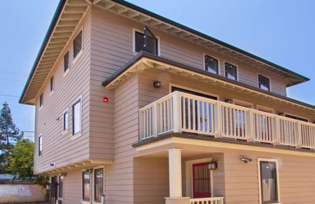 Ideal Off-Campus Housing for USC Students at 1162 W 29th Street Gallery 1