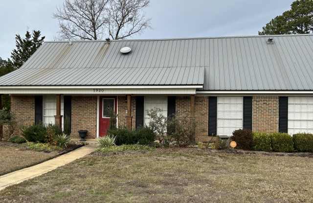 1920 West Martin Luther King Junior Avenue - 1920 West Martin Luther King Junior Avenue, Grambling, LA 71245
