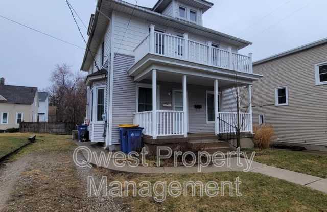 1115 E. Fulton photos photos