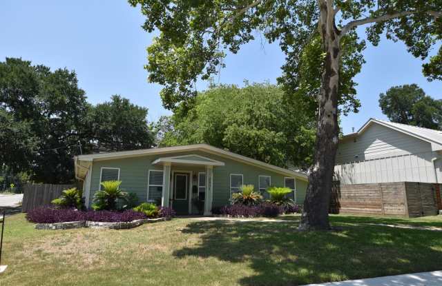 Charming Highland Village Home with Guest Retreat on a Corner Lot photos photos