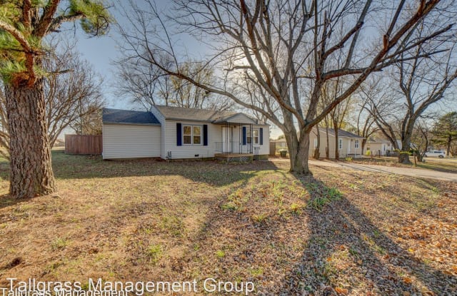 200 W. 44th St. - 200 West 44th Street, Sand Springs, OK 74063