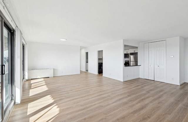 Stratford at Southern Towers Gallery 2