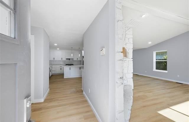1906 N Eucalyptus Court Gallery 4