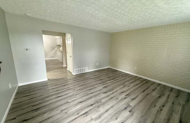 5584 Chatford Dr Gallery 2
