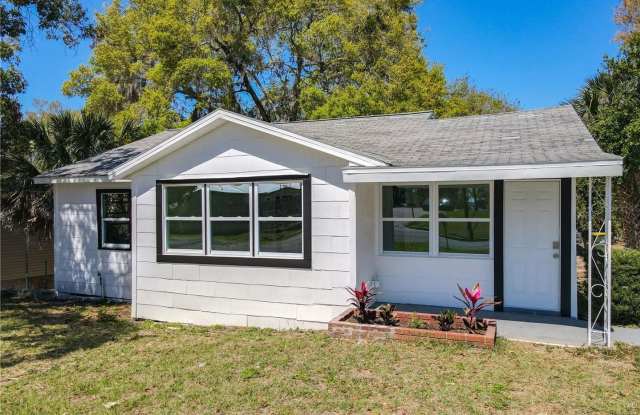 Beautifully updated 4-bedroom/ 2-bathroom home! photos photos
