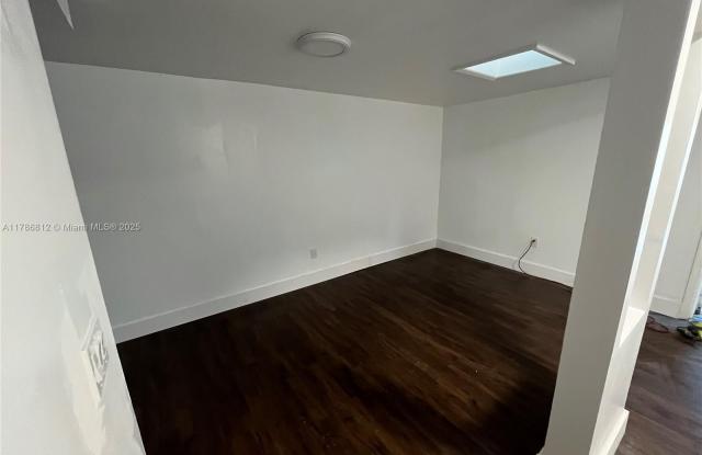 2620 SW 12th St photos photos
