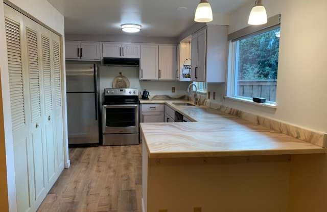 2-Bedroom 2-Bathroom duplex in Harlow neighborhood photos photos