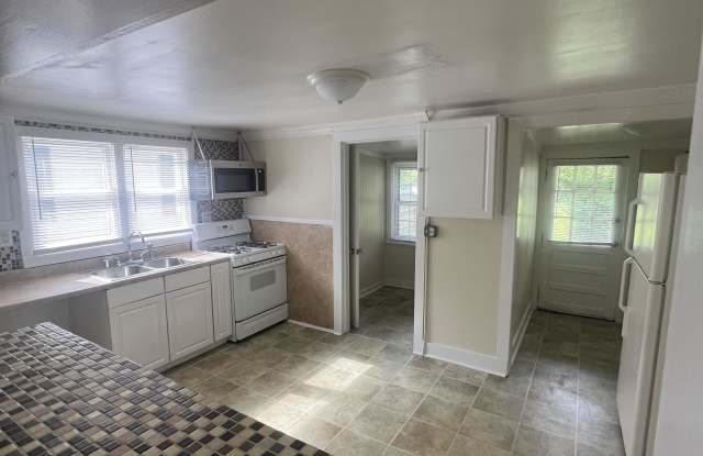121 West Forrest Avenue photos photos
