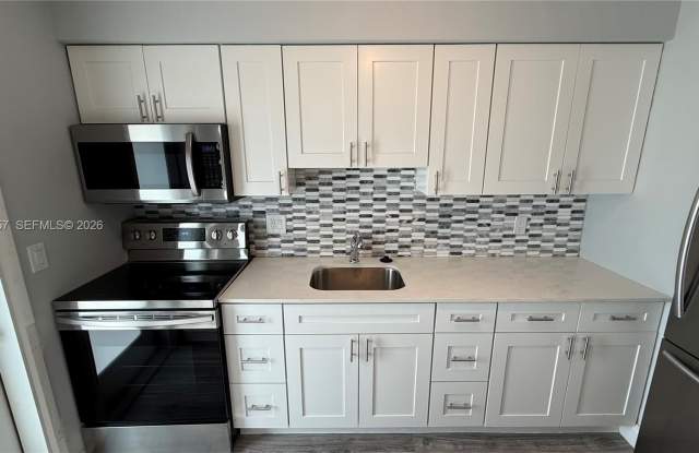 2115 NE 42nd Ct photos photos