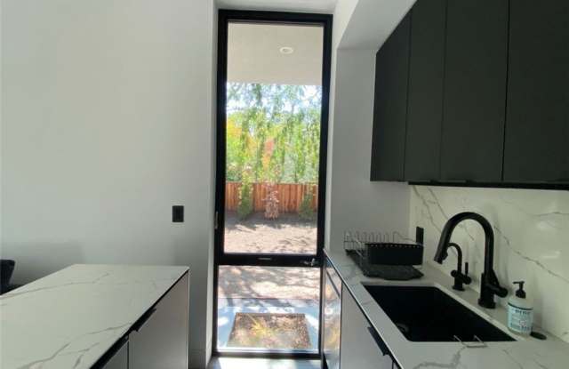 14172 Amherst Court Gallery 3