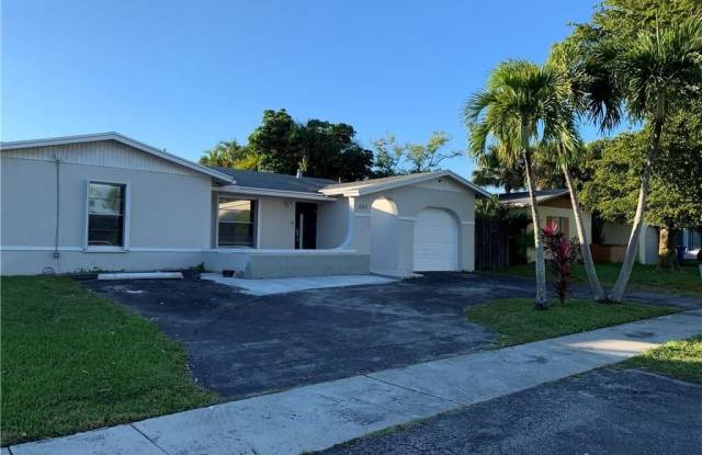 451 SW 83rd Ave - 451 Southwest 83rd Avenue, North Lauderdale, FL 33068