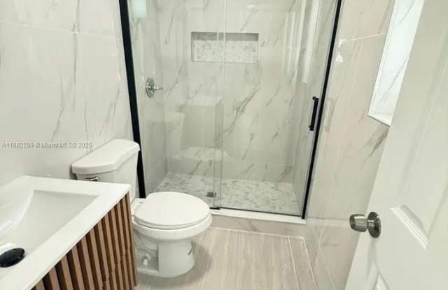 11872 SW 196th Terrace Gallery 4