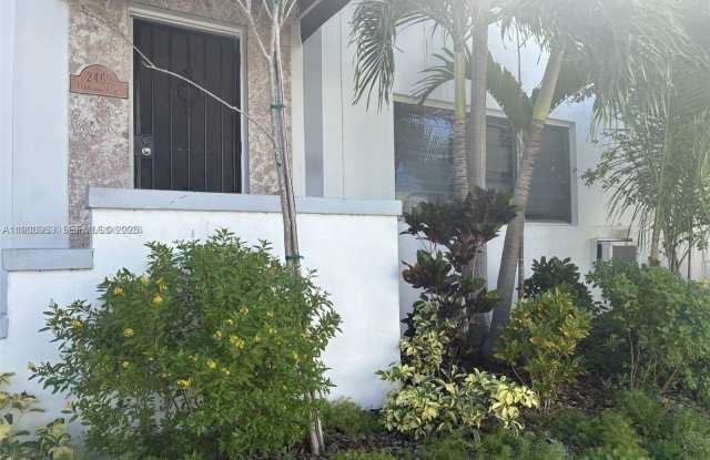 2469 W Flamingo Place - 2469 Flamingo Place, Miami Beach, FL 33140