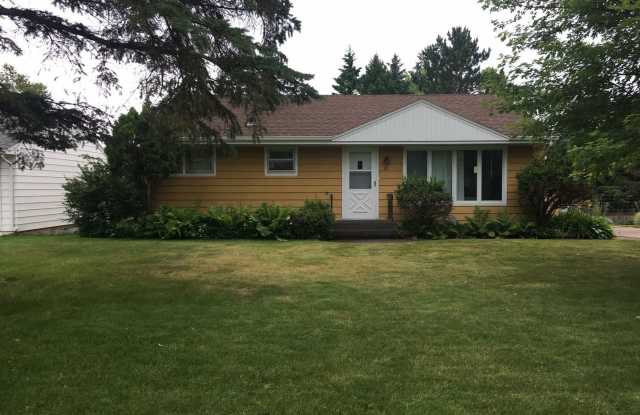 Great Home W/Detached Garage, Close to Campus! photos photos