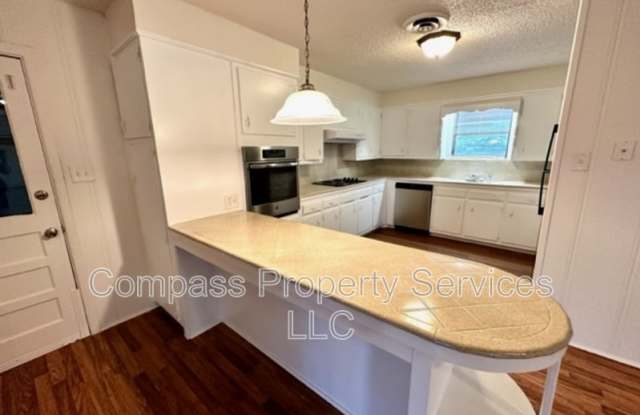 1400 Royal Oaks Dr. Gallery 3