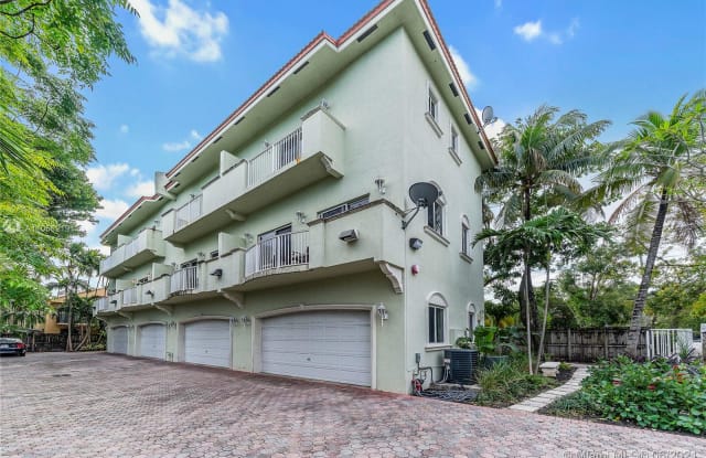 2953 Virginia St - 2953 Virginia St, Miami, FL 33133