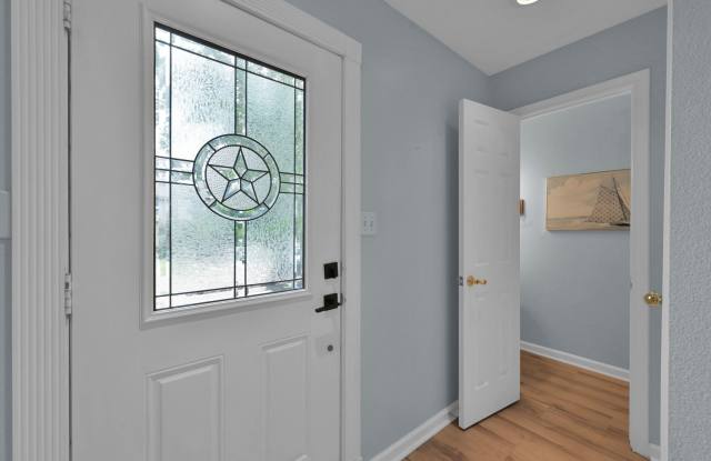 Inviting Townhouse in Walden Gallery 4