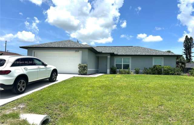 2524 NE 5 Ave photos photos
