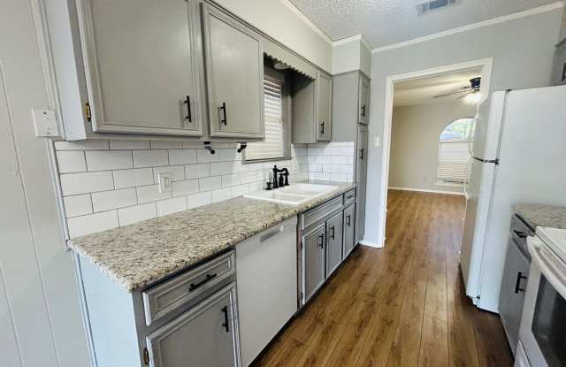 Perfectly Placed Duplex Gallery 3
