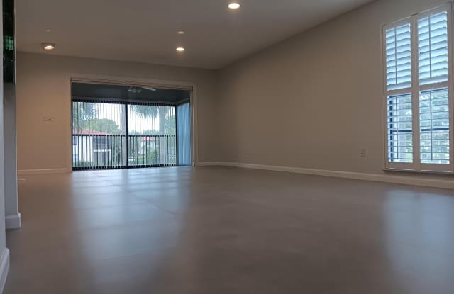 8045 Eastlake Drive Gallery 2
