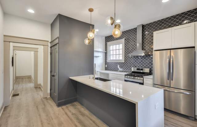 Beautifully Updated 1bd/1ba Condo in Midtown Walking Distance to Piedmont Park! photos photos