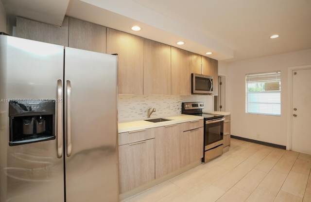 901 Euclid Ave photos photos