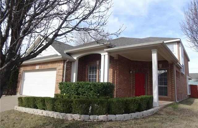 1011 Shortleaf Pine Drive - 1011 Shortleaf Pine Dr, Arlington, TX 76012