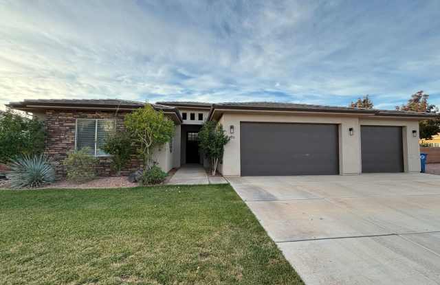 SPACIOUS SINGLE LEVEL HOME IN WASHINGTON FIELDS FOR RENT! - 410 East 3975 South, Washington, UT 84780