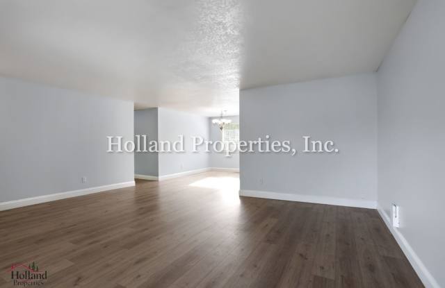 Stylish 3-Bedroom Hillsboro Home with A/C, Patio & Community Pool Gallery 4
