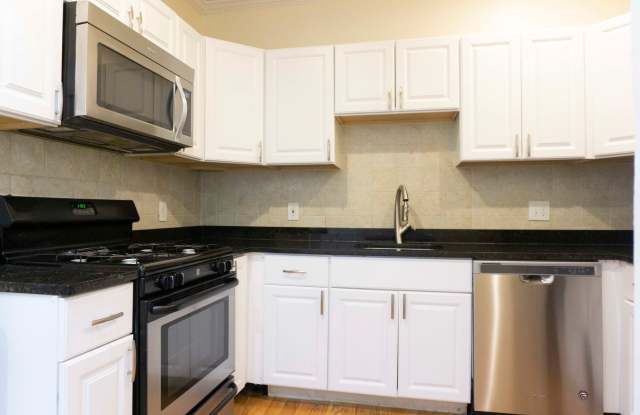 Brighton 5bed / 2bath close to BC and Cleveland Circle - 1789 Commonwealth Avenue, Boston, MA 02135