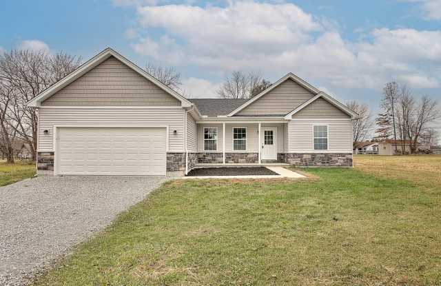 120 Cheyenne Drive - 120 Cheyenne Drive, Lake Waynoka, OH 45171