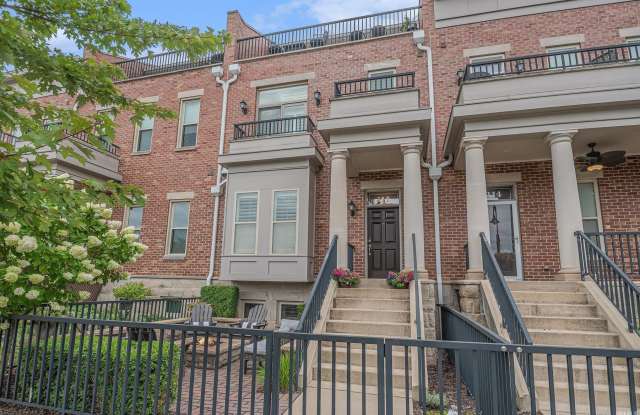 112 S Niles Avenue - 112 South Niles Avenue, South Bend, IN 46617